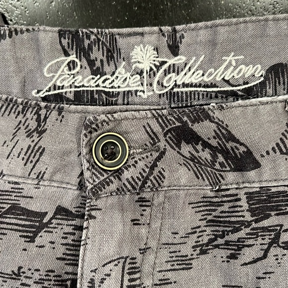 Paradise Collection Men's Black and Gray Tropical Print Cargo Shorts Size 36 - Picture 7 of 13